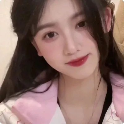 年轻女人